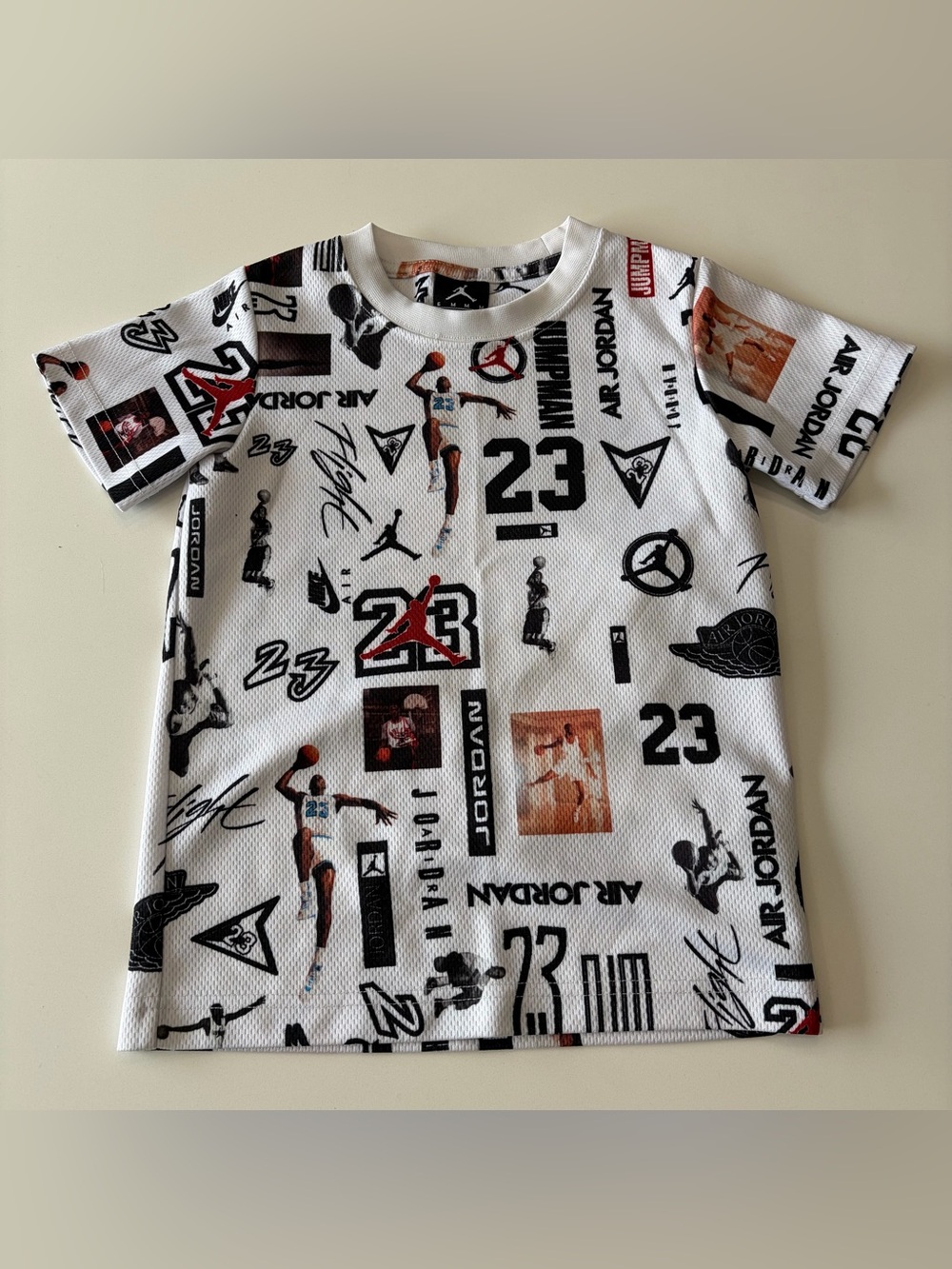 Jordan White Graphic Kids Tee - Size Small (5/6 yrs)
